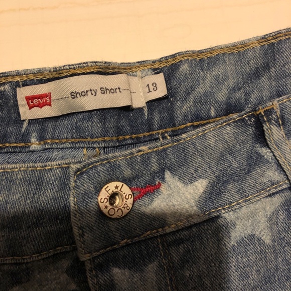 Levies Stars Shorty Shorts - Picture 2 of 5